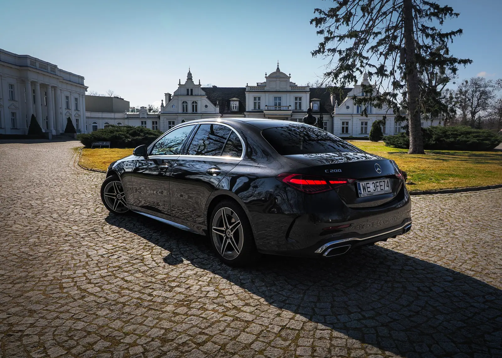 Mercedes-Benz Klasa C Sedan — zdjęcie 1 z 4