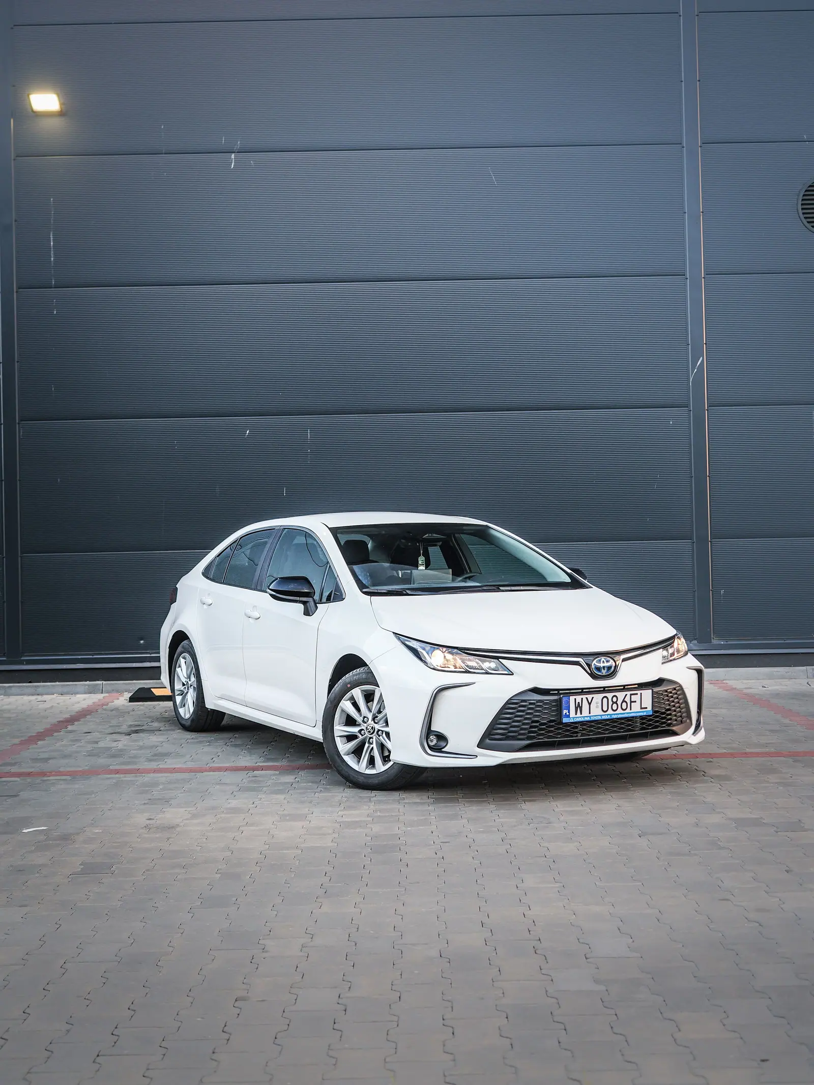 Toyota Corolla Hybrid — zdjęcie 1 z 24